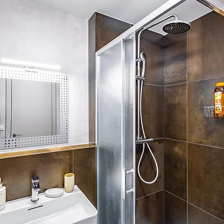 Adm Eurovea Tower Premium